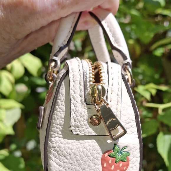 Coach strawberry mini Rowan bag - Picture 10 of 11